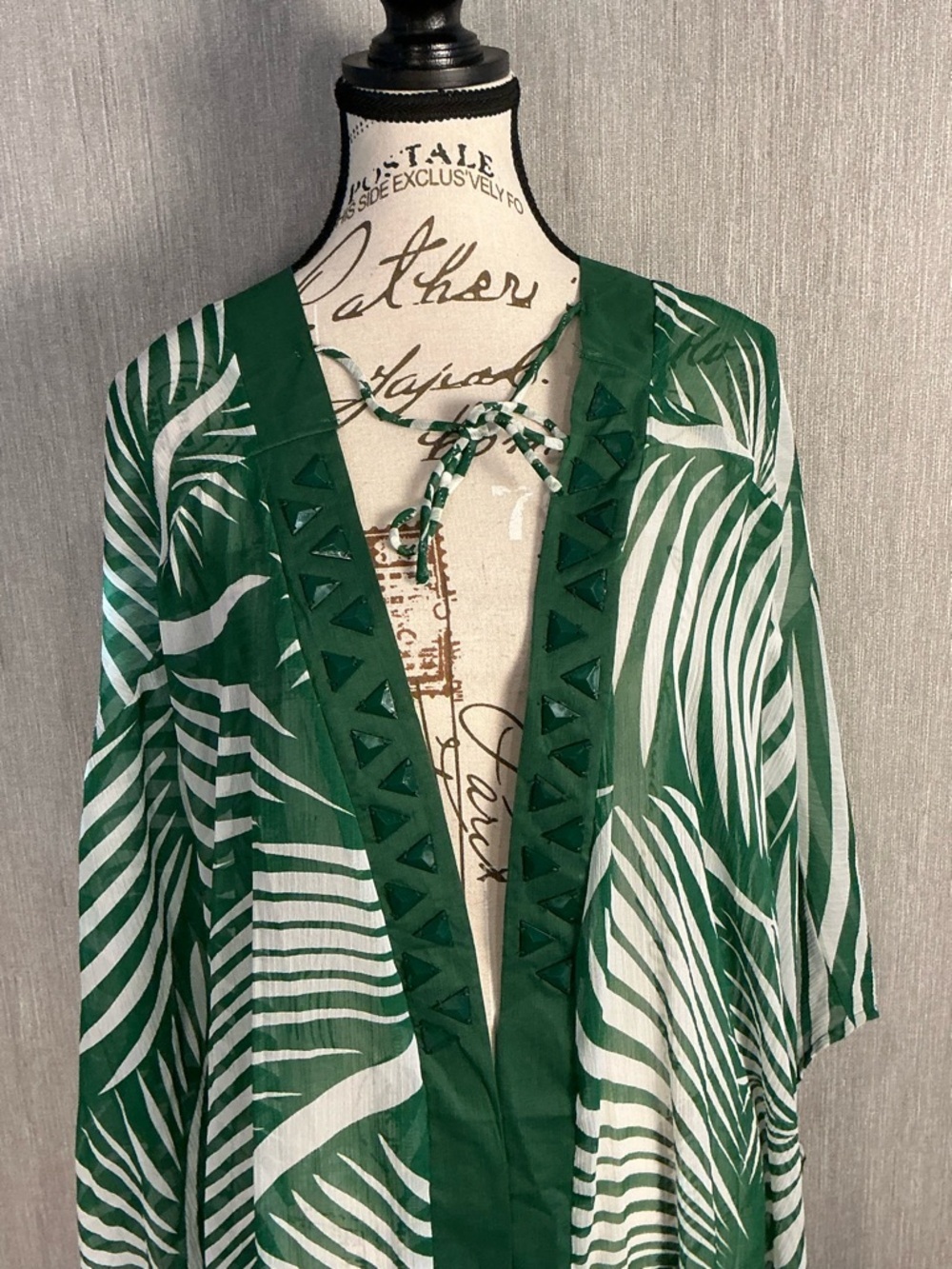 Vince Camuto Green and White Striped Plus Sheer Kimono Plus Size - Picture 12 of 16